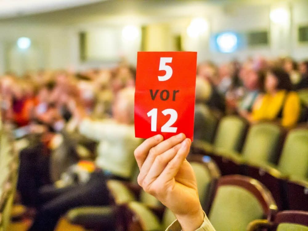 Mit der Aktion „5 vor 12“ protestierten Theaterfreunde in Sachsen-Anhalt 2013 gegen die Sparbeschlüsse des Landes bei den Theatern. Fünf Jahre später ist es auch beim Anhaltischen Theater wieder 5 vor 12.