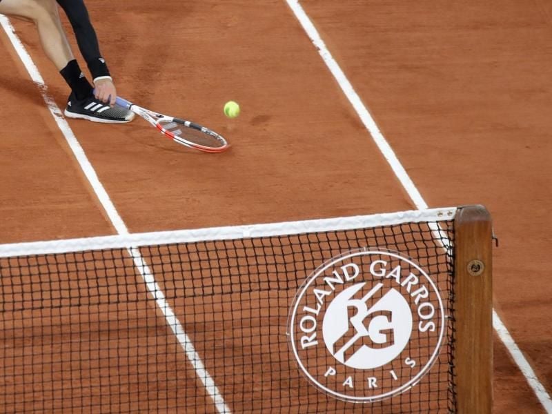 Drei deutsche Tennisprofis haben in Paris am Dienstag die Chance auf den Einzug in die zweite Runde. Foto: Alessandra Tarantino/AP/dpa