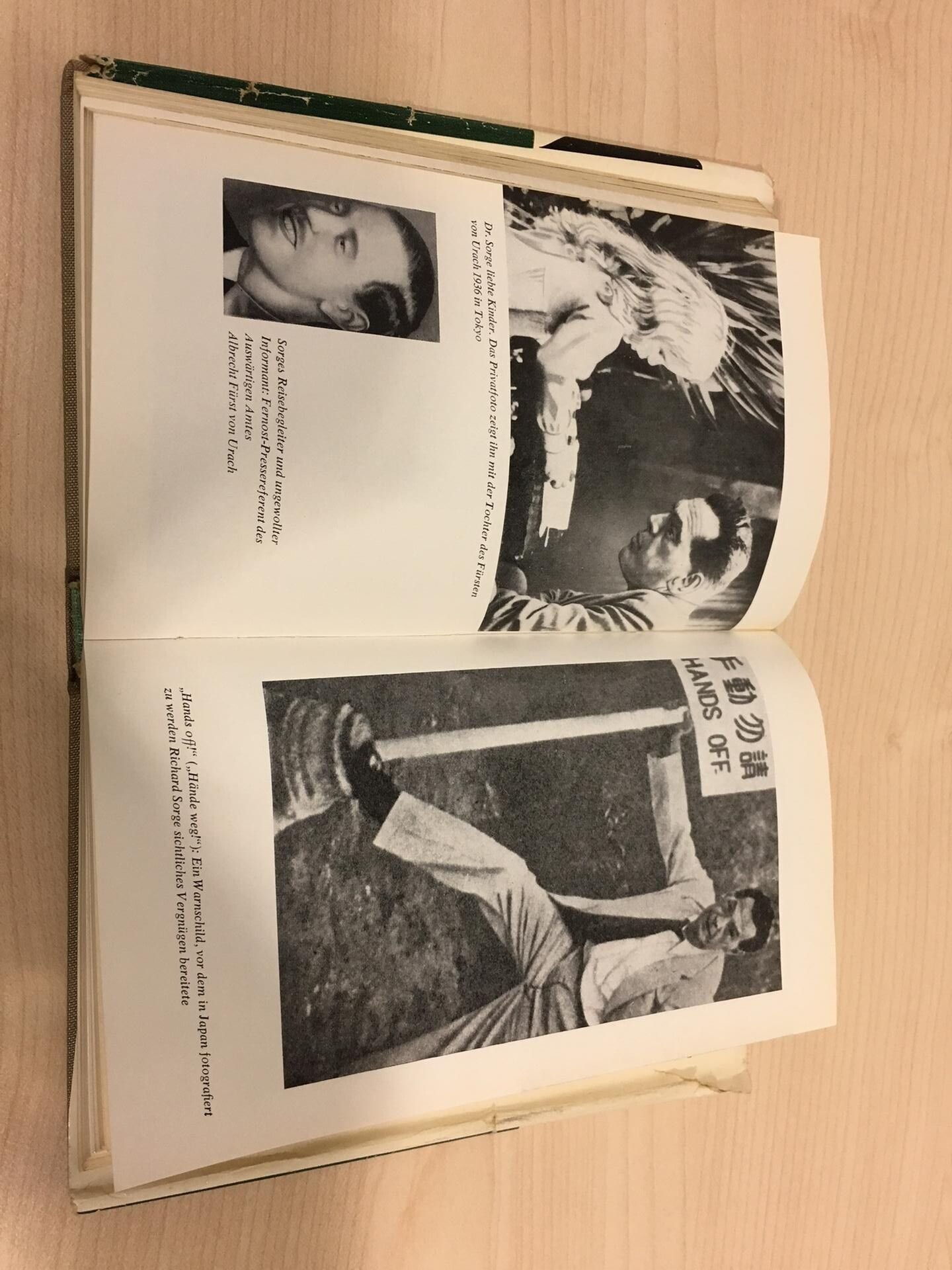Doppelseite aus dem Buch „Dr. Richard Sorge funkt aus Tokyo"