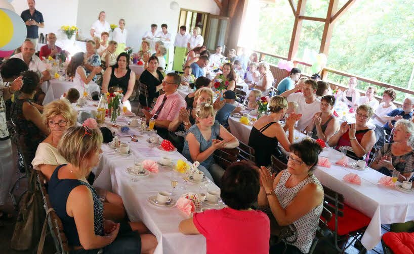 Zur Feierstunde waren auch viele Besucher gekommen.