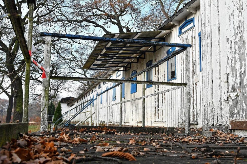 Noch sind die historischen Badekabinen vom Hochwasser 2013 stark gezeichnet. Ab dem Frühjahr ist die Sanierung vorgesehen.