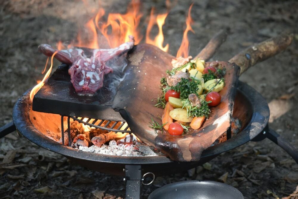 Wildbret lässt sich nicht nur als Festtagsbraten gut verwerten. Es macht auch dem Grill ein „gute Figur“.