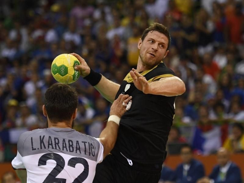 Kehrte ins DHB-Team zurück: Martin Strobel (r). Foto: Marijan Murat/epa