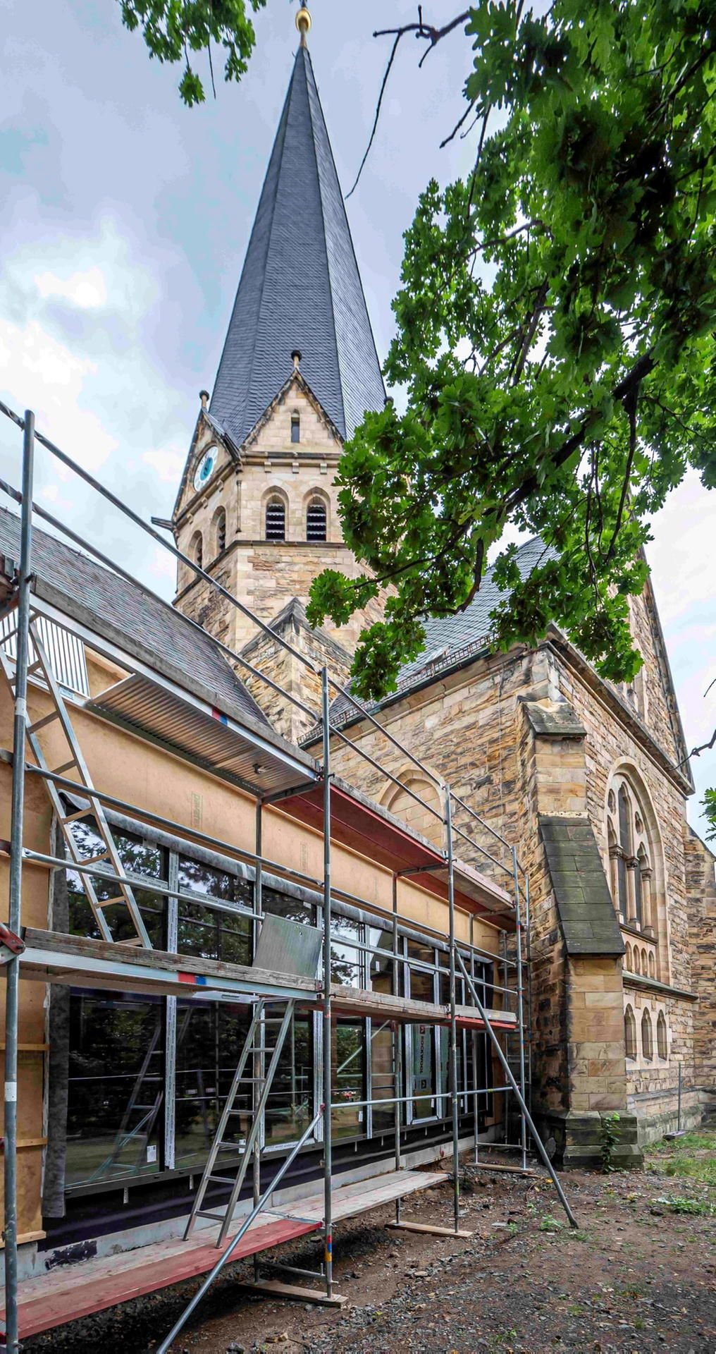 Ganz so viel Glas hatte die alte Kirche nicht zu bieten: Der Anbau wirkt offener.