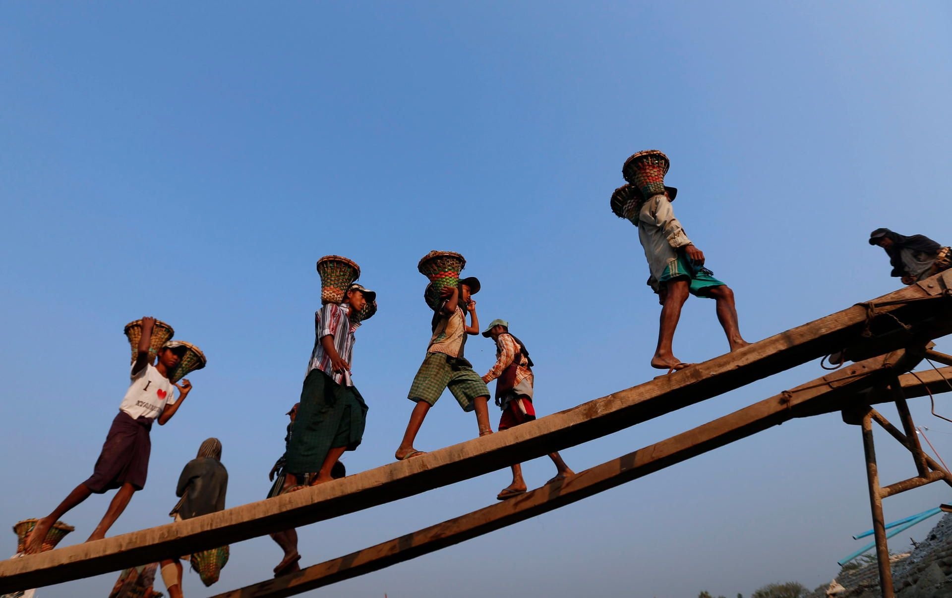 Oftmals sind die Familien auf das Geld, das die Kinder verdienen, angewiesen.