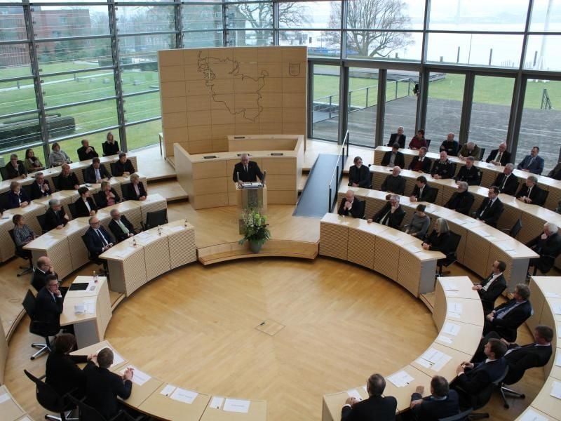 Der Landtag von Schleswig-Holstein in Kiel. Foto: Matthias Hoenig/Archiv