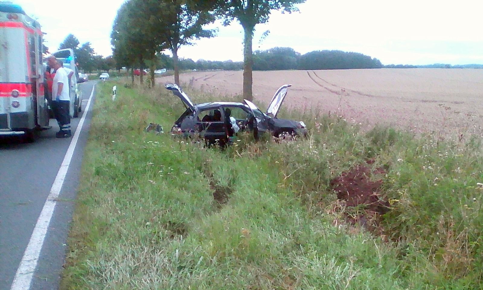 Die Fahrerin hatte in einer Linkskurve die Kontrolle über das Auto verloren.