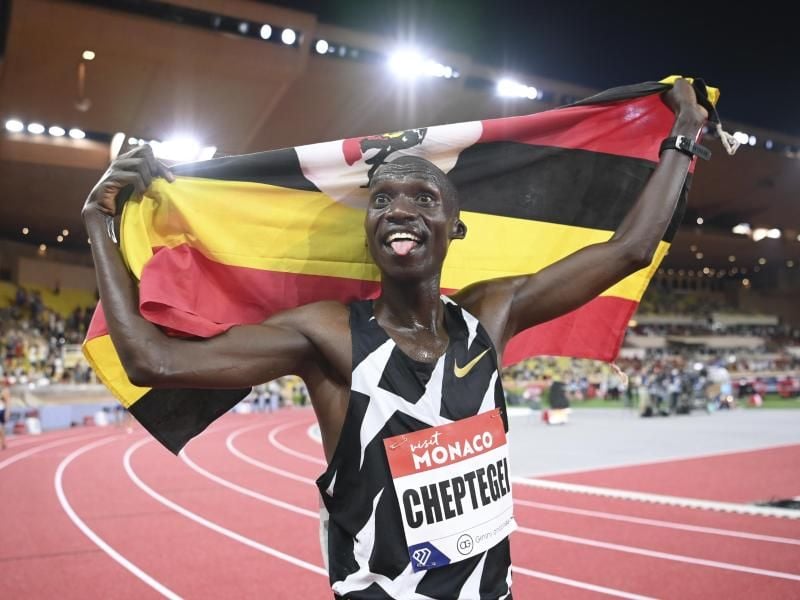 Joshua Cheptegei stellte einen Weltrekord über 5000 Meter auf. Foto: Matthias Hangst/Pool Getty/AP/dpa