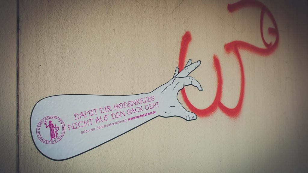 Aufkleber mit der Aufschrift «Damit Dir Hodenkrebs nicht auf den Sack geht»