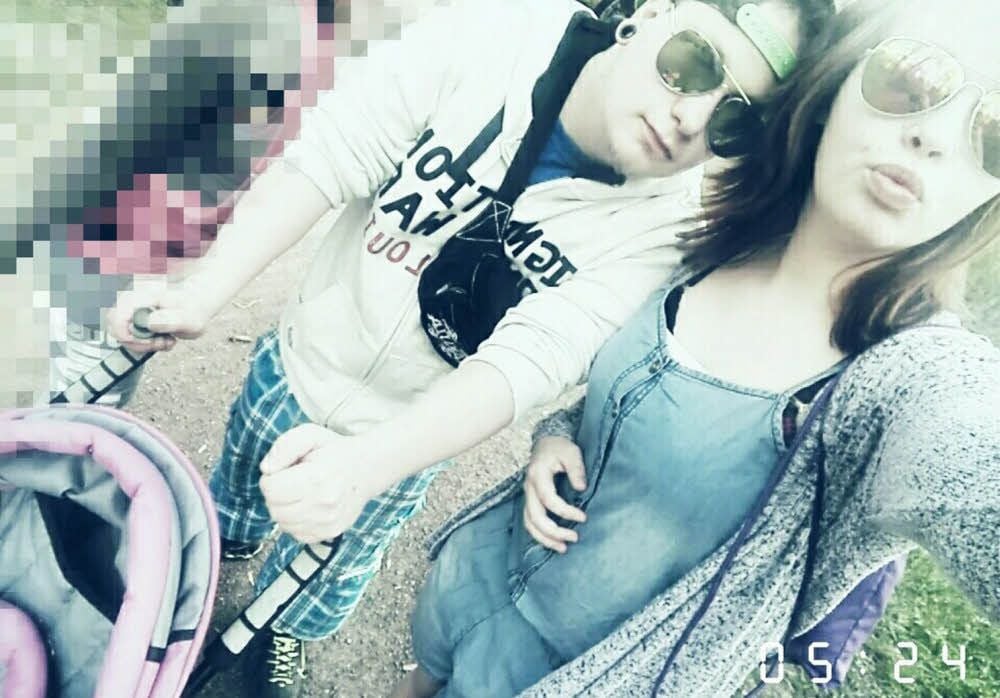 Markus B. auf einem Selfie mit seiner Schwester Natalie. Der 22-Jährige starb nach einer Auseinandersetzung mit zwei Afghanen in Köthen.