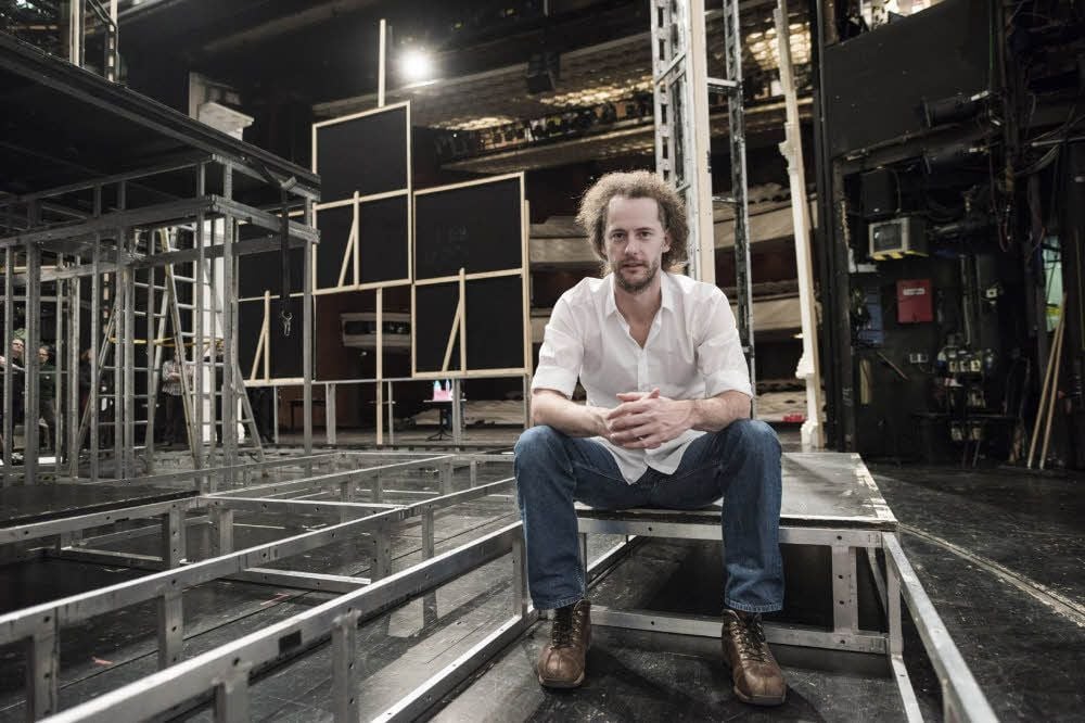 Florian Lutz, Halles Opernchef, an seinem Arbeitsplatz