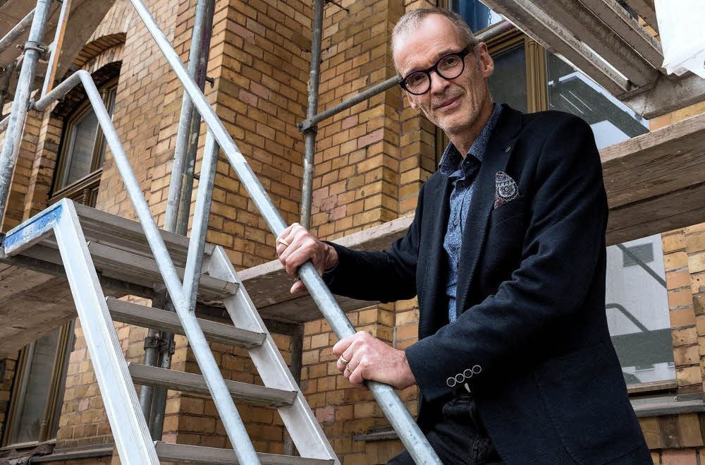 Investor Justus Jahn lässt die Büroetagen des alten Postgebäudes zu Wohnungen umbauen.