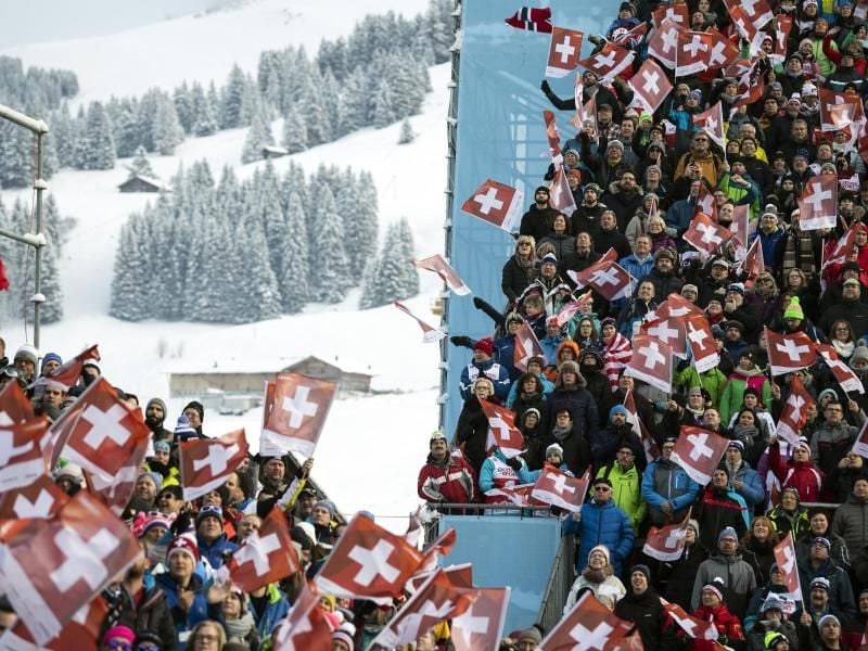 Die alpinen Ski-Weltcups in der Schweiz werden in dieser Saison ohne Fans stattfinden. Foto: Peter Schneider/KEYSTONE/dpa