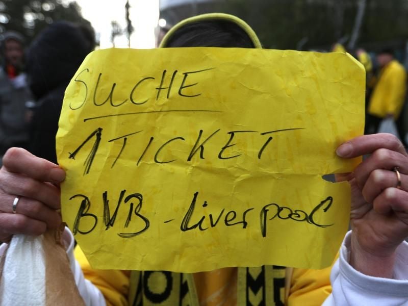Der BVB will mit einem Ticket-Zweitmarkt Fans die Möglichkeit geben Tickets legal an den Mann bringen zu können. Foto: Ina Fassbender