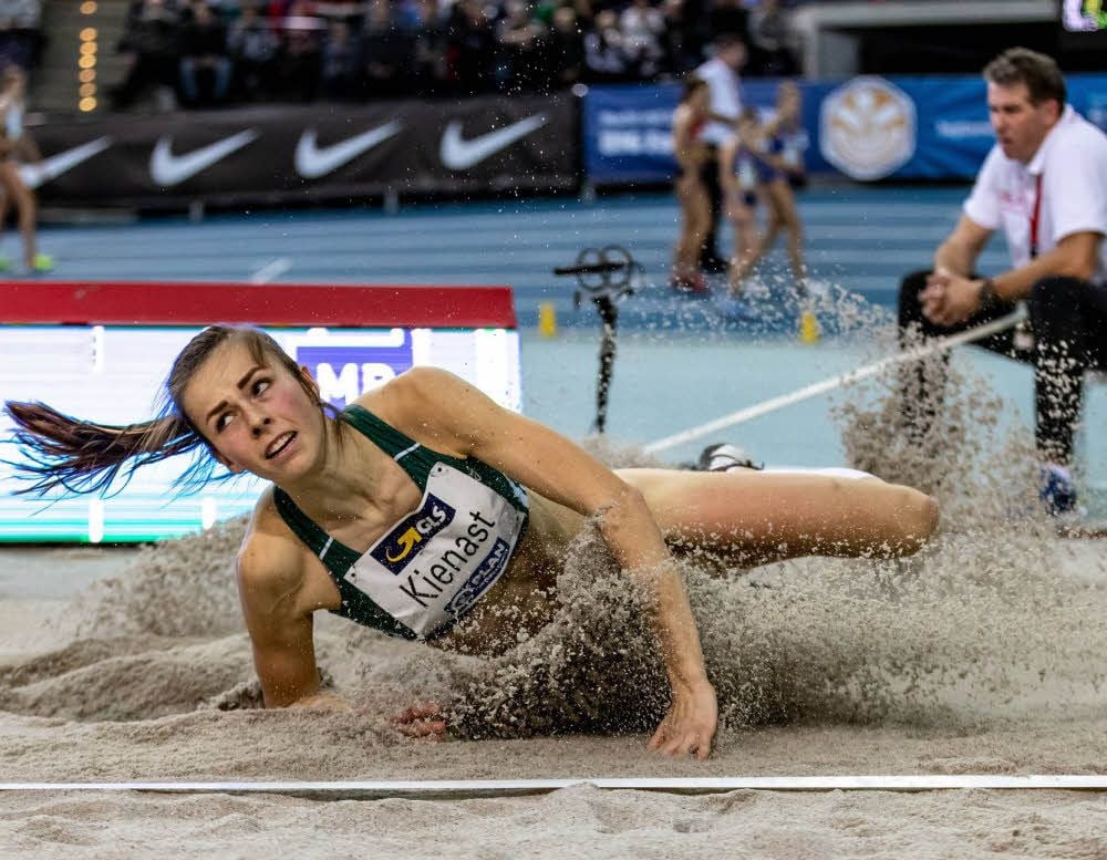 Lucie Kienast will sich nach dem Siebenkampf im Weitsprung für die U-20-EM in Boras qualifizieren.