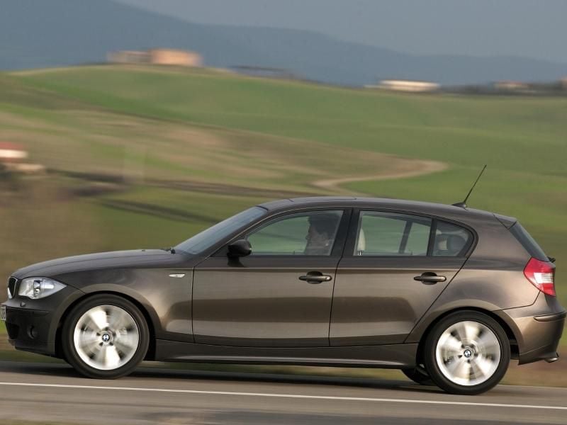 Sportlicher Einstieg: Der 1er ist der billigste BMW, fährt mit Heck- oder Allradantrieb und bietet eine breite Motorpalette bis hin zum Sechszylinder. Foto: BMW/dpa-tmn