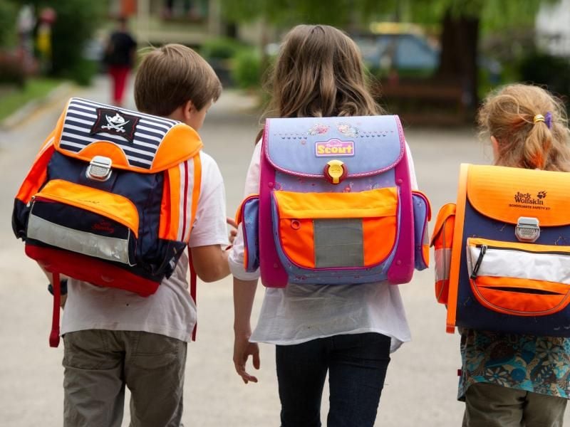 Viele Uhren, die für Kinder konzipiert sind, können über eine App aus der Ferne gesteuert werden. Foto: Sebastian Kahnert/Symbolbild