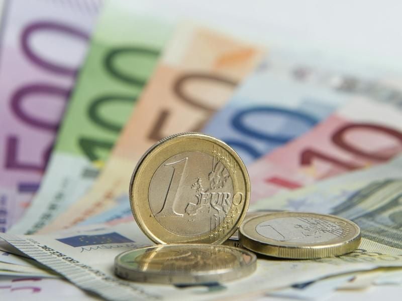 Ende September wiesen die 117 gesetzlichen Kassen laut „FAZ” einen Überschuss von knapp 1,5 Milliarden Euro aus.