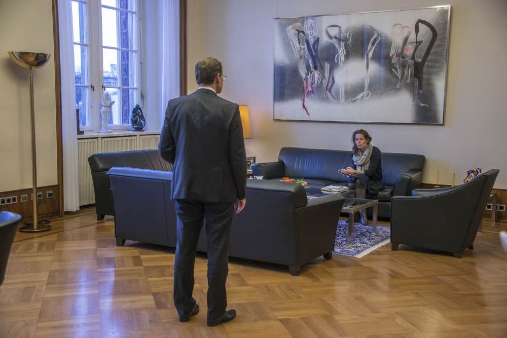 Wie ist die Presselage, was stehen für Interviews an? Daniela Augenstein war eine der wenigen, die täglich Zugang zu Michael Müllers Büro hatte.
