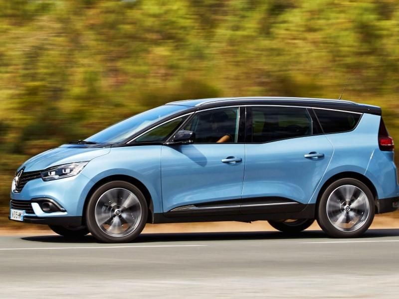 Der Grand Scénic misst 4,64 Meter, überragt seinen kleinen Bruder um 23 Zentimeter und kostet mindestens 21 290 Euro. Foto: Renault