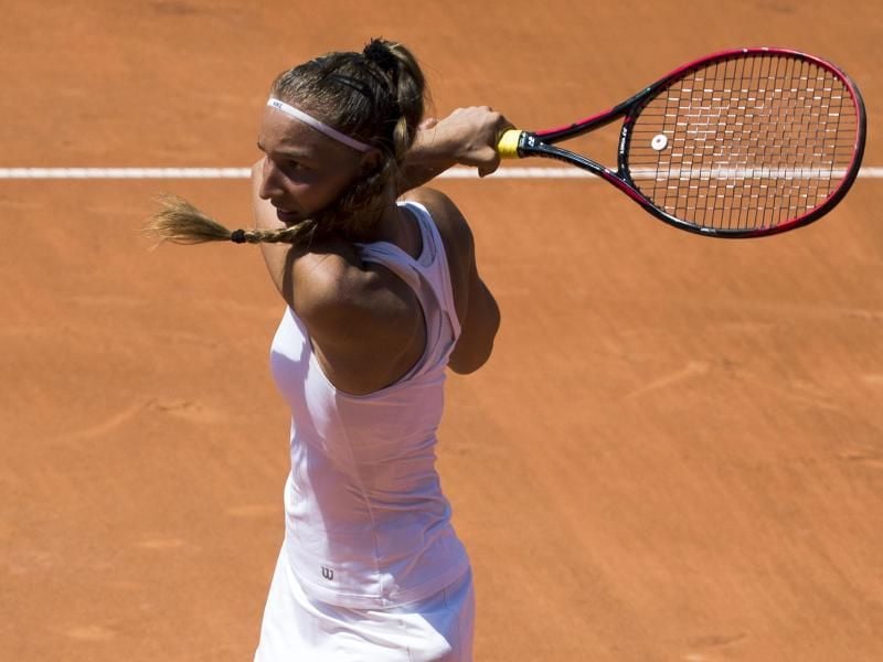 Tamara Korpatsch steht nach dem Sieg über Oceane Dodin aus Frankreich im Achtelfinale von Prag. Foto: Peter Klaunzer/KEYSTONE