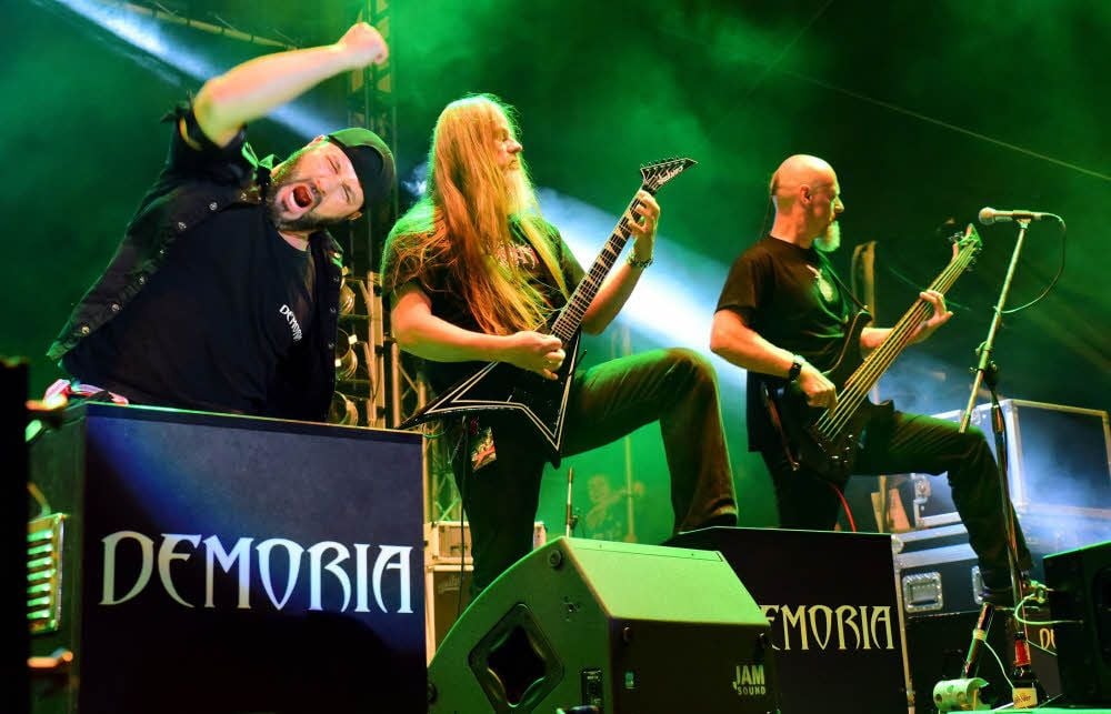 „Demoria“ mit Sänger Dirk Mylius (l.) spielte zuletzt beim Weißenfelser Schlossfest.