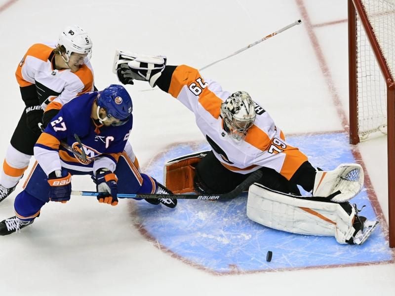 Philadelphias Torwart Carter Hart machte gegen die New York Islanders ein ganz starkes Spiel. Foto: Frank Gunn/The Canadian Press/AP/dpa