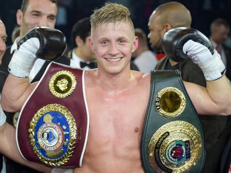Boxen: Profis - IBO Super Weltergewicht. Der Hamburger Boxer Sebastian Formella bejubelt seinen Sieg. Foto: Axel Heimken/Archiv