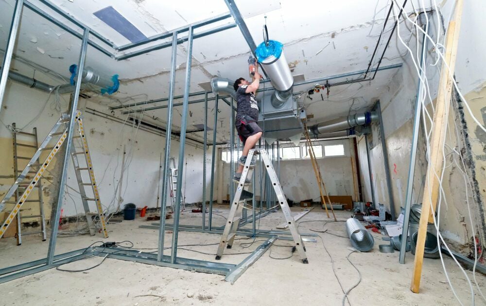 Alle Kabel und Rohre werden erneuert.