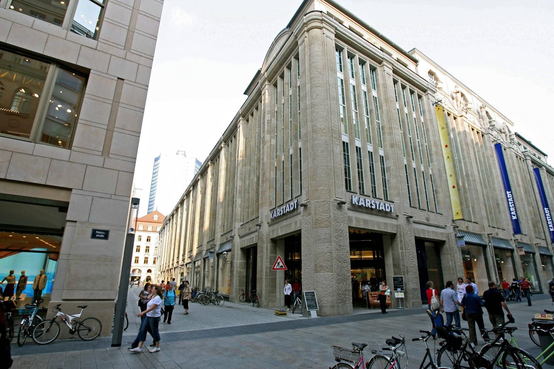 Steht das Karstadt im Kaufhaus an der Petersstraße nun vor dem endgültigen Aus?