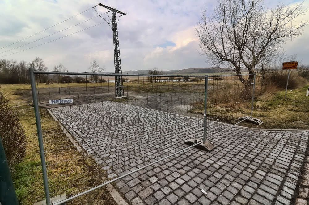 Jahrelang war dieses Gelände am Ortseingang der Veranstaltungsplatz für das Osterfeuer in Röblingen.