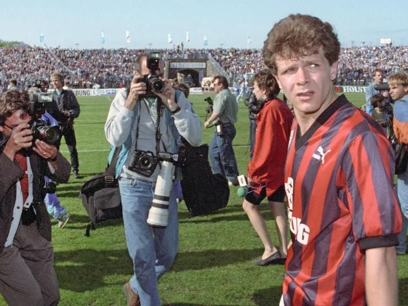 Eintracht-Spielmacher Andreas Möller nacht der verspielten Meisterschaft in Rostock. Foto: Kai-Uwe Wärner