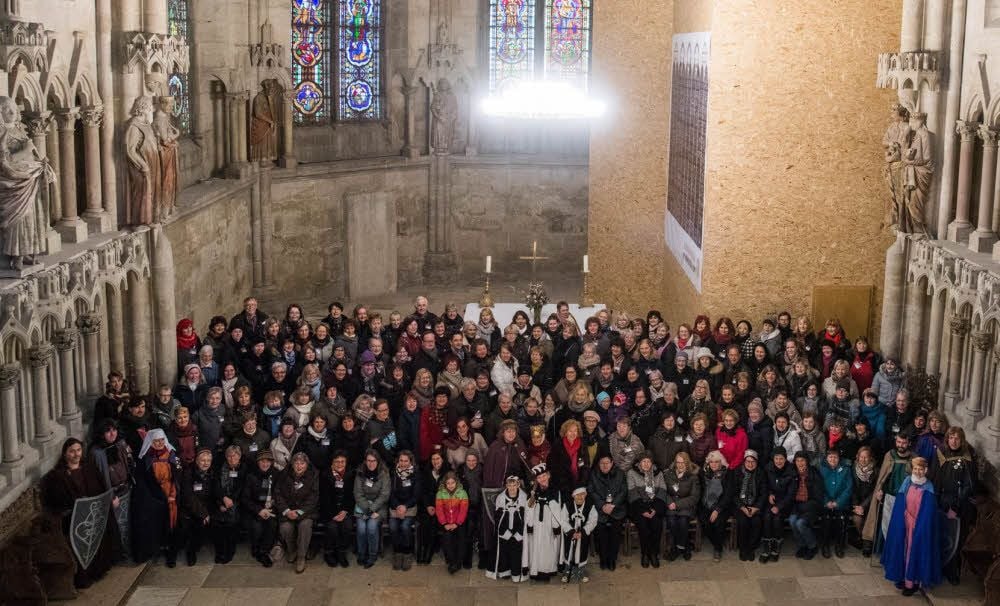Das Gruppenfoto aller Namensträger Naumburger Stifterfiguren im Westchor des Doms ist zum Uta-Treffen ein Muss. Die diesjährige Auflage hat die Stadt Naumburg nun wegen des Corona-Virus abgesagt.