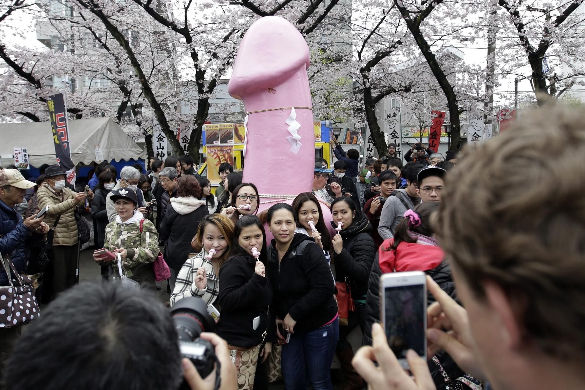 Das Festival Kanamara Matsuri ist in der japanischen Stadt Kawasaki mittlerweile eine Touristen-Attraktion.