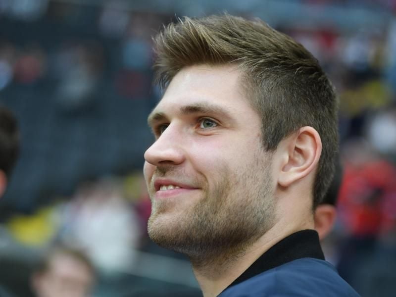 Eishockeystar Leon Draisaitl ist als erster Deutscher zum wertvollsten NHL-Spieler gekürt worden. Foto: Arne Dedert/dpa