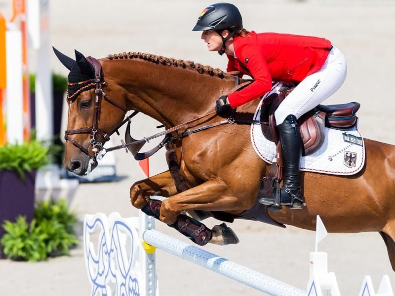 Legte in Rotterdam einen starken Start hin: Simone Blum. Foto: Rolf Vennenbernd