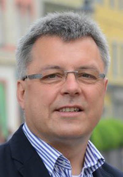Oberbürgermeister Bernward Küper bezeichnet den Konflikt mit der ehemaligen städtischen Beamtin als „bedauerlich“.