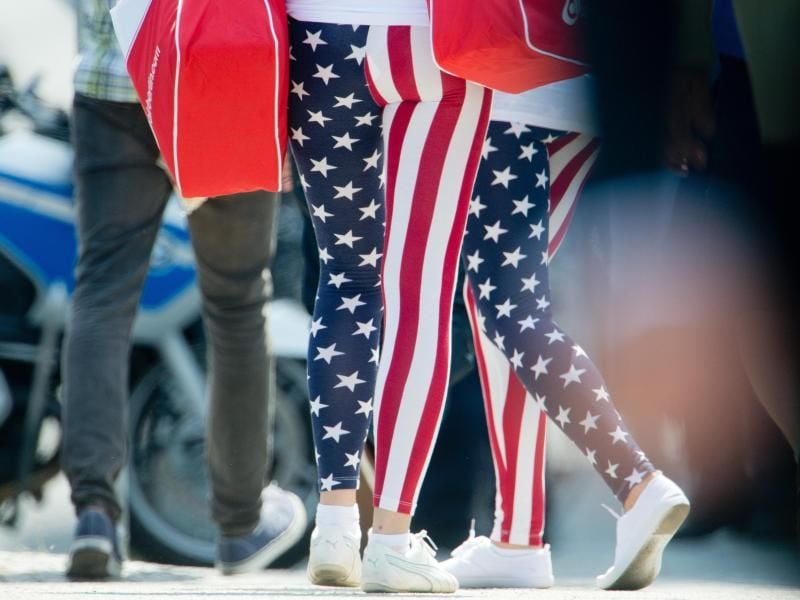 In Denver hatte United Airlines zwei Teenagern den Einstieg ins Flugzeug verboten, weil sie Leggings trugen. Foto: Julian Stratenschulte/Symbolbild