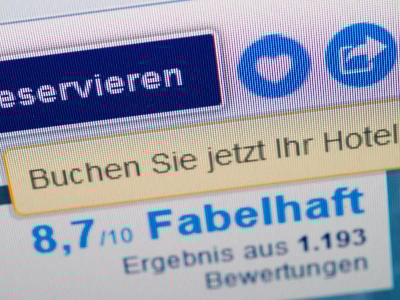 Hotelbewertungen im Netz sind oft eine einzige Jubelveranstaltung. Foto: Andrea Warnecke/dpa-tmn