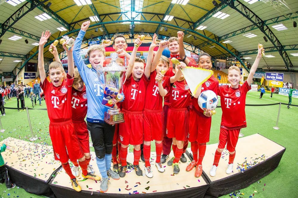 Die E-Junioren des FC Bayern siegten im vergangenen Jahr und haben gute Chancen auf die Verteidigung.