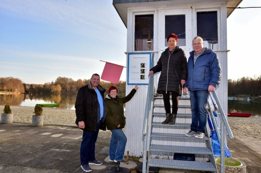 Lutz, Kerstin, Viola und Rainer Büttner (v.l.) sind die neuen Pächter des Waldbads. Für das Gelände haben sie große Pläne.
