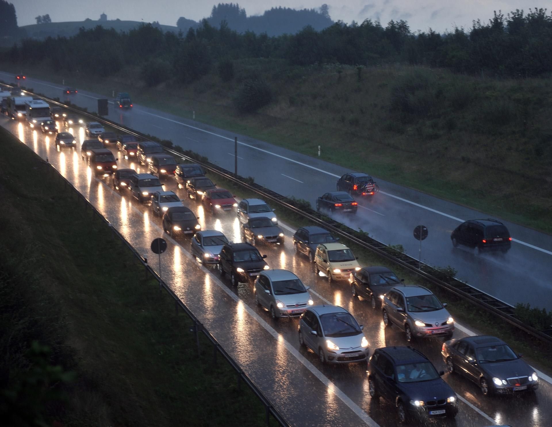 Die A96 bei Windach (Archivbild)