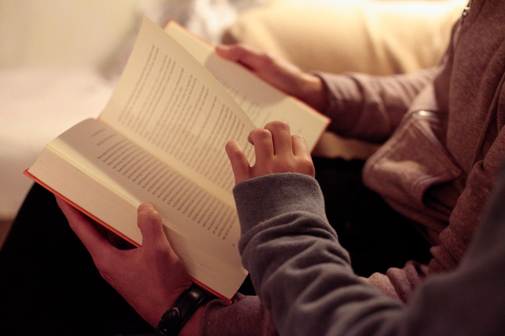 Mit zwei Jahren konnte kleine Muhammad Haryz Nadzim Gutenachtgeschichten lesen und diese auswendig gelernt. (Symbolbild)