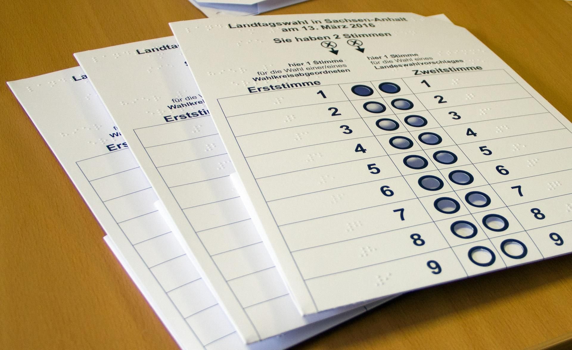 Die Wahlschablonen für Blinde in Leipzig sind falsch bedruckt.
