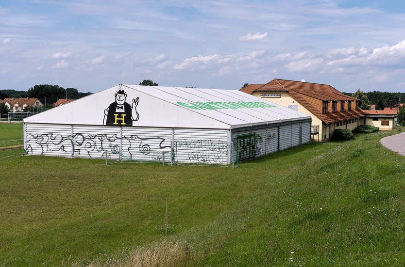 Auch die neue Sporthalle in Günthersdorf soll neben dem Sportlerheim entstehen