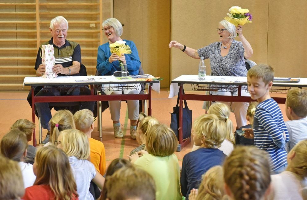 Ehemalige Lehrer hatten viele Fragen der heutigen Schüler zu beantworten.