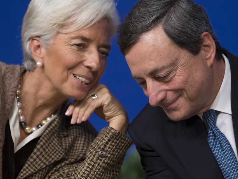 EZB-Chef Mario Draghi und seine Nachfolgerin Christine Lagarde. Foto: Ian Langsdon/epa/dpa