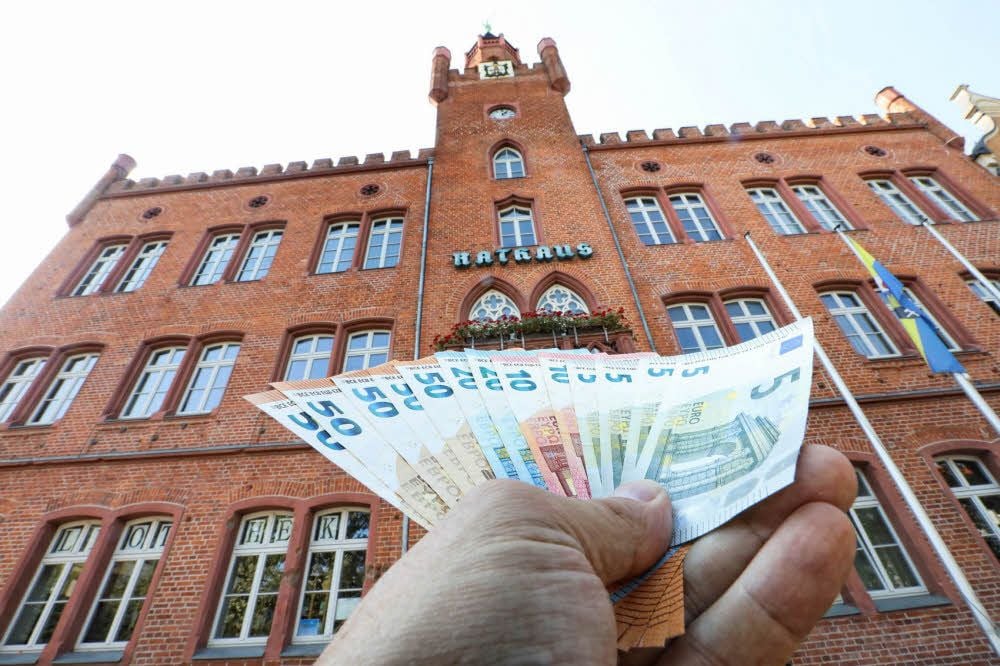 Bitterfeld-Wolfens Stadtverwaltung erhält einen großen Millionenbetrag zur Schuldentilgung vom Land.