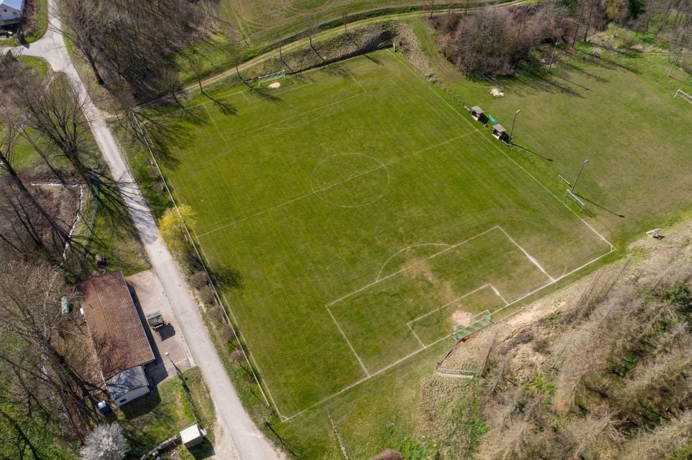 Die Heimspielstätte der VSG Löbitz 71 aus der Vogelperspektive.