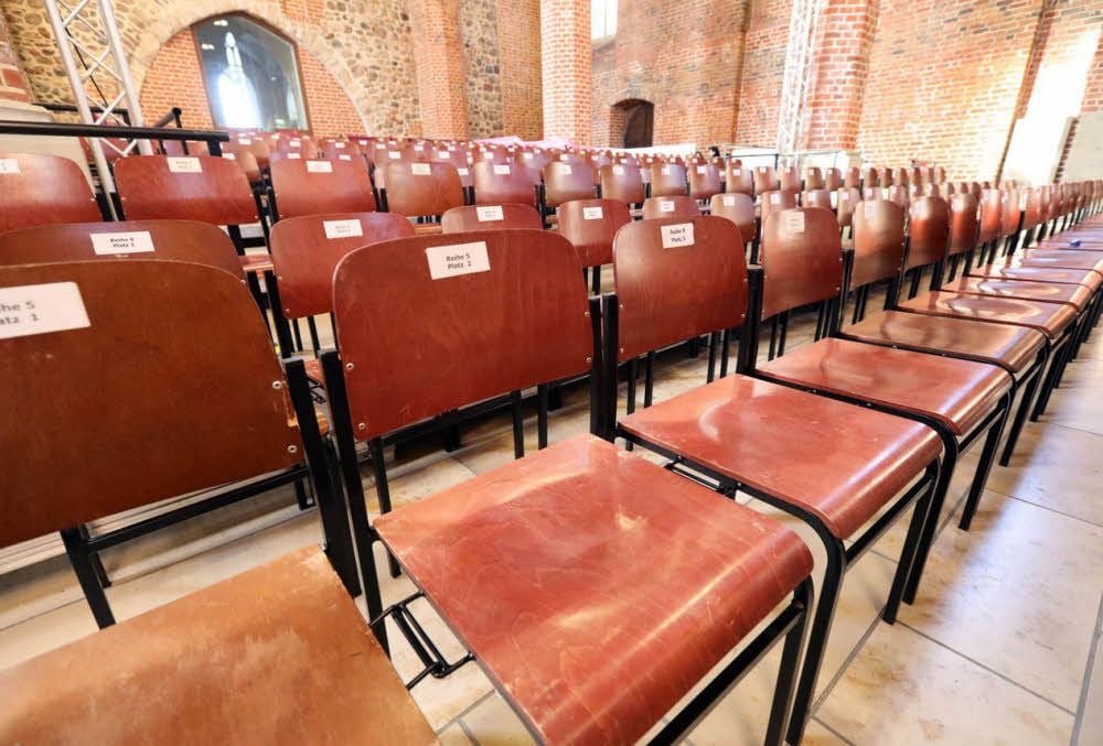 Die Stühle in der Marienkirche gelten als unbequem.